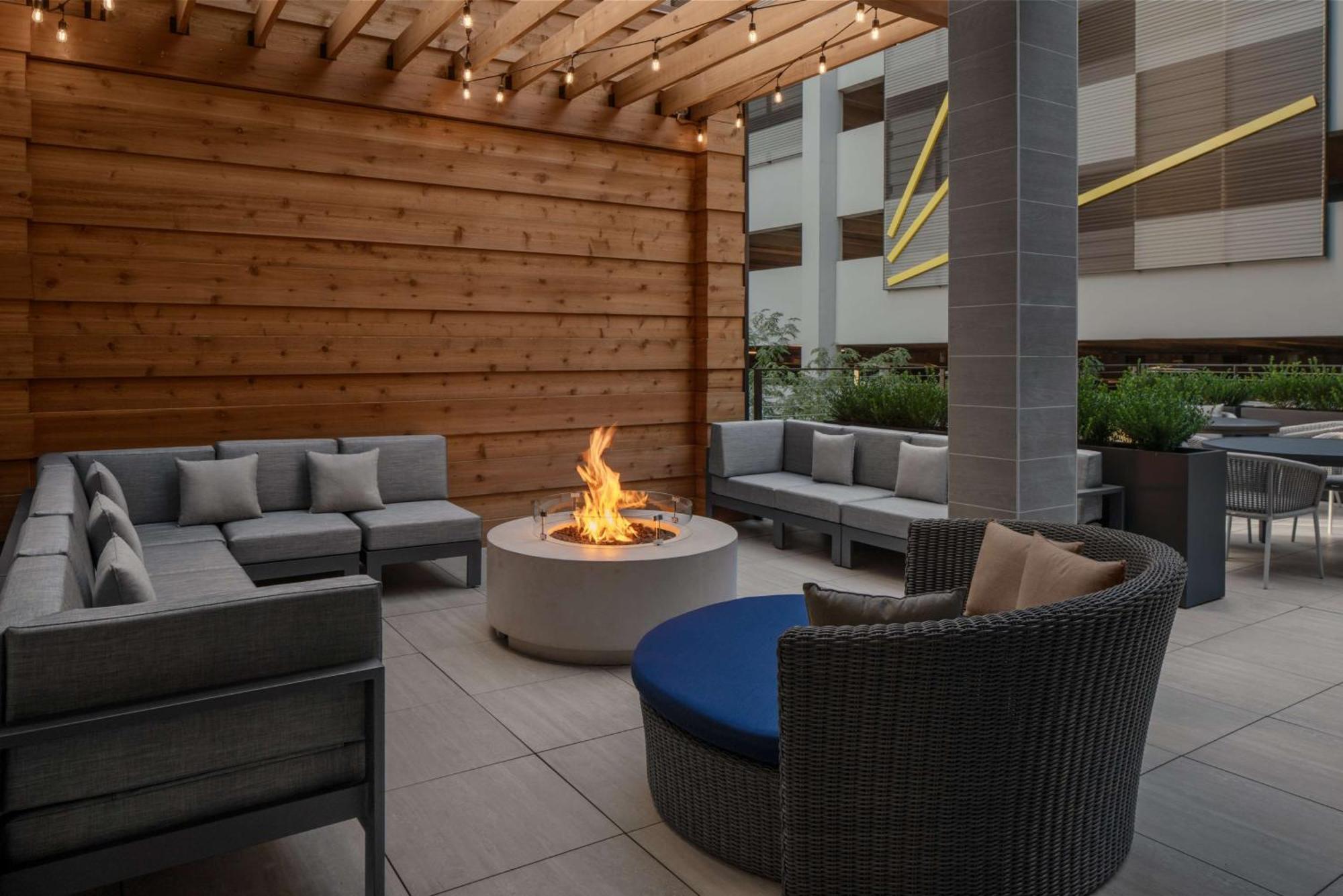 Homewood Suites By Hilton Charlotte Uptown First Ward Kültér fotó